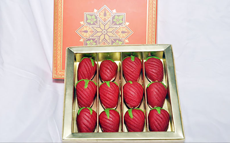 Fancy Strawberry Dry Fruits